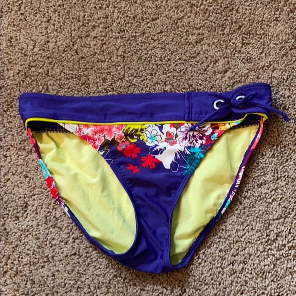 Athleta size medium swim bottoms